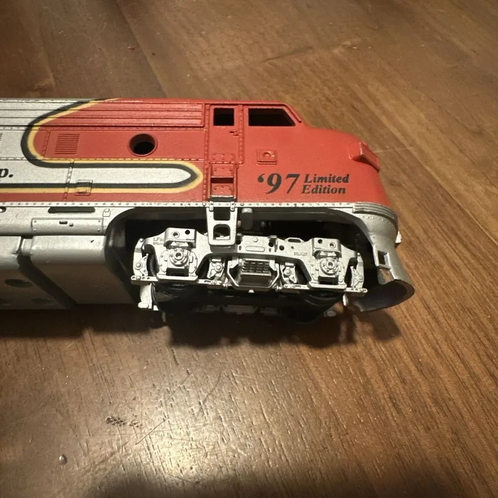 RARE Coatings Resource Corp 1997 Limited Edition HO Locomotive Train 42005